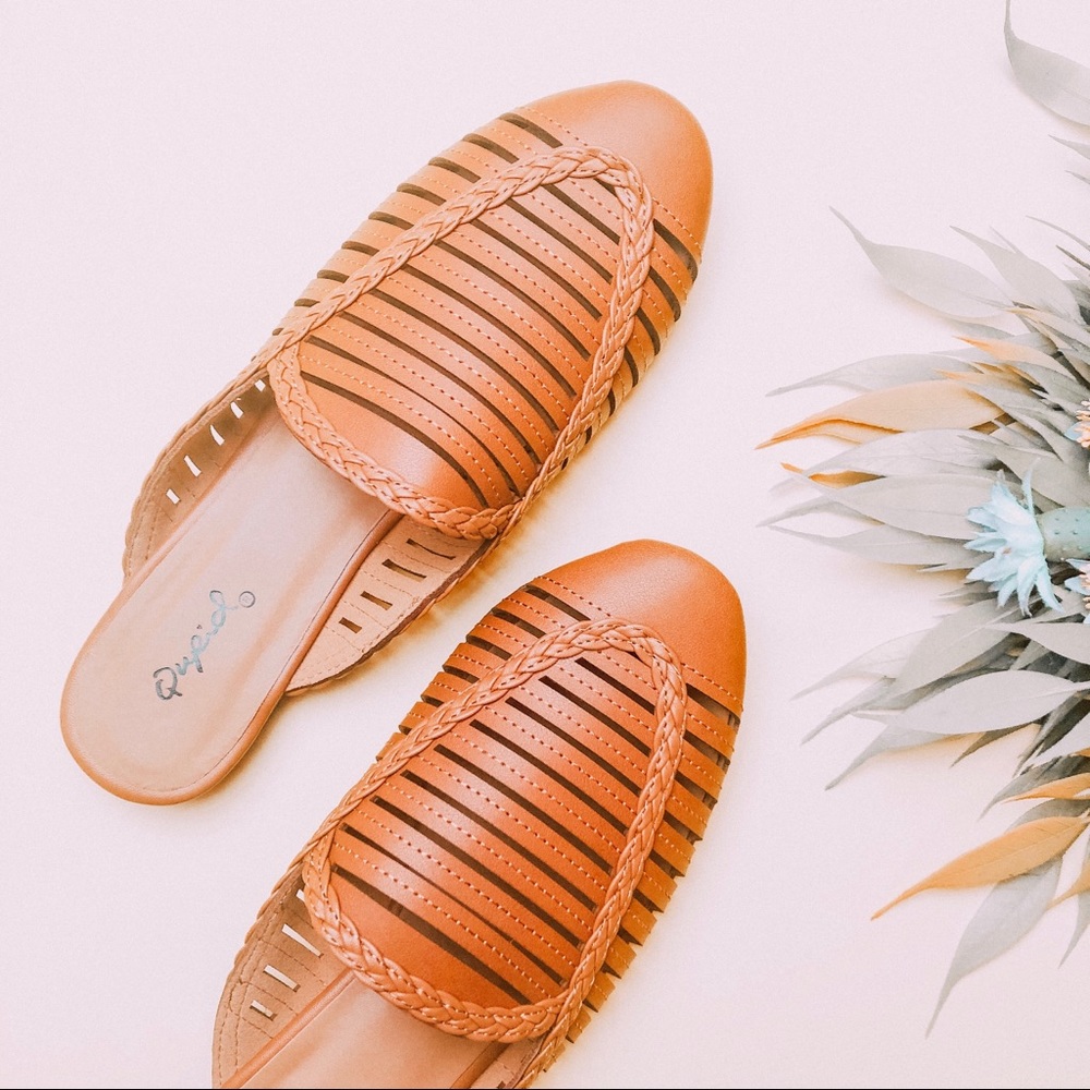 Estoy Cute | Cognac Mules - Picture 4 of 4